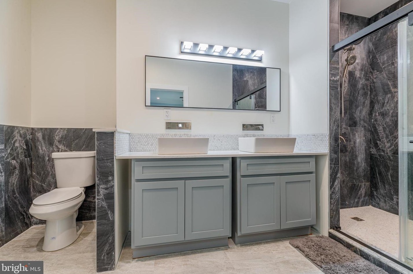 830 Cathedral Rd, Philadelphia PA  19128-2118 exterior