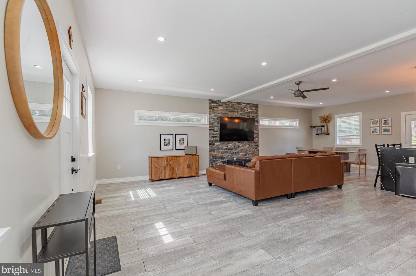 830 Cathedral Rd, Philadelphia PA  19128-2118 exterior