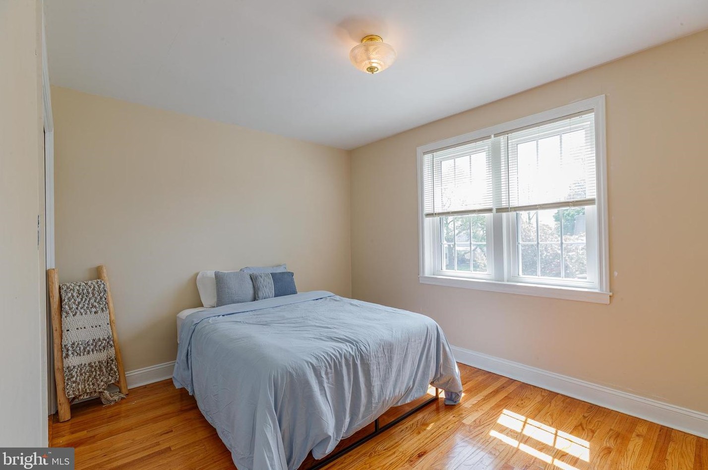 830 Cathedral Rd, Philadelphia PA  19128-2118 exterior