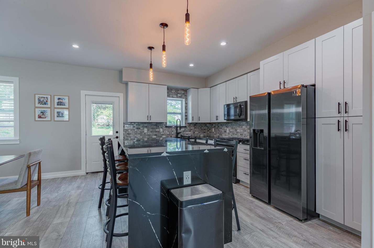 830 Cathedral Rd, Philadelphia PA  19128-2118 exterior