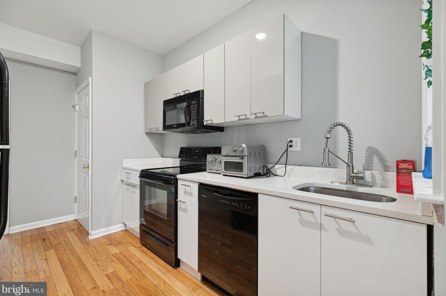 1720 Fontain St #a-1, Philadelphia, PA 19121