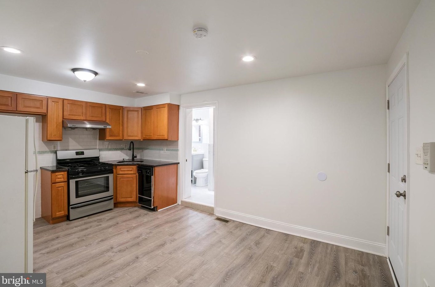 1726 Pine St Apt 1r, Philadelphia, PA
