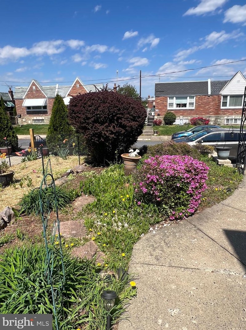 1720 Benson St, Philadelphia, PA 19152-2311