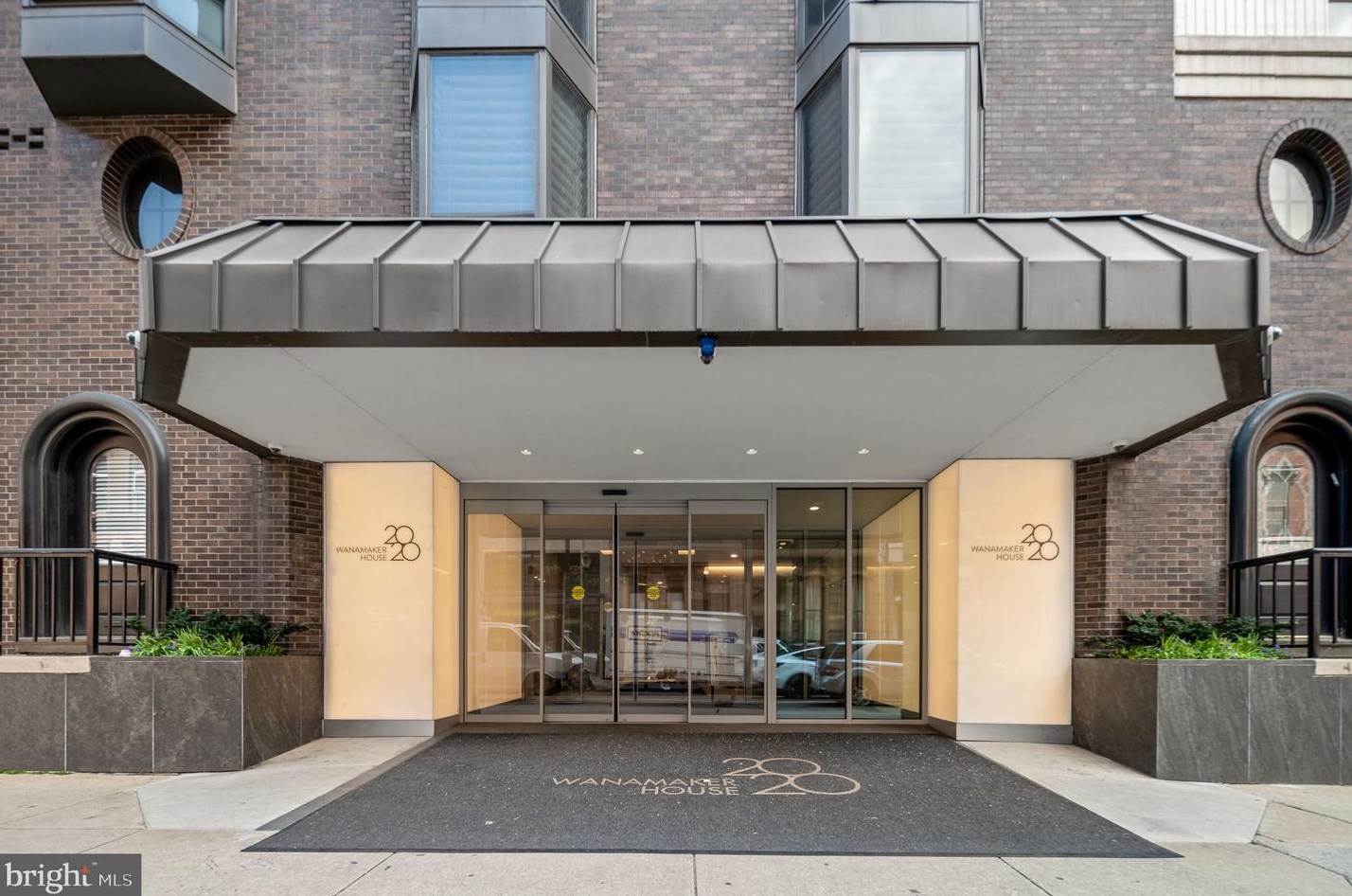 2018 Walnut St, Philadelphia PA  19103-5608 exterior