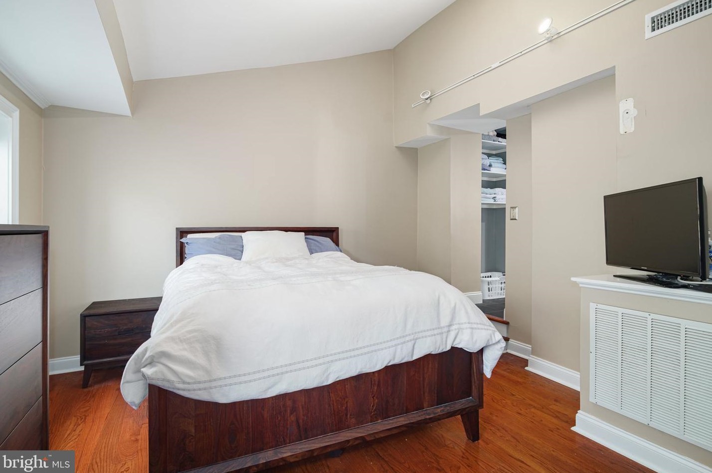 2304 Wallace St, Philadelphia PA  19130-3128 exterior