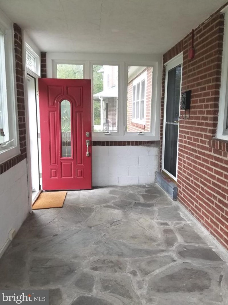 6797 Lawnton St, Philadelphia, PA 19128