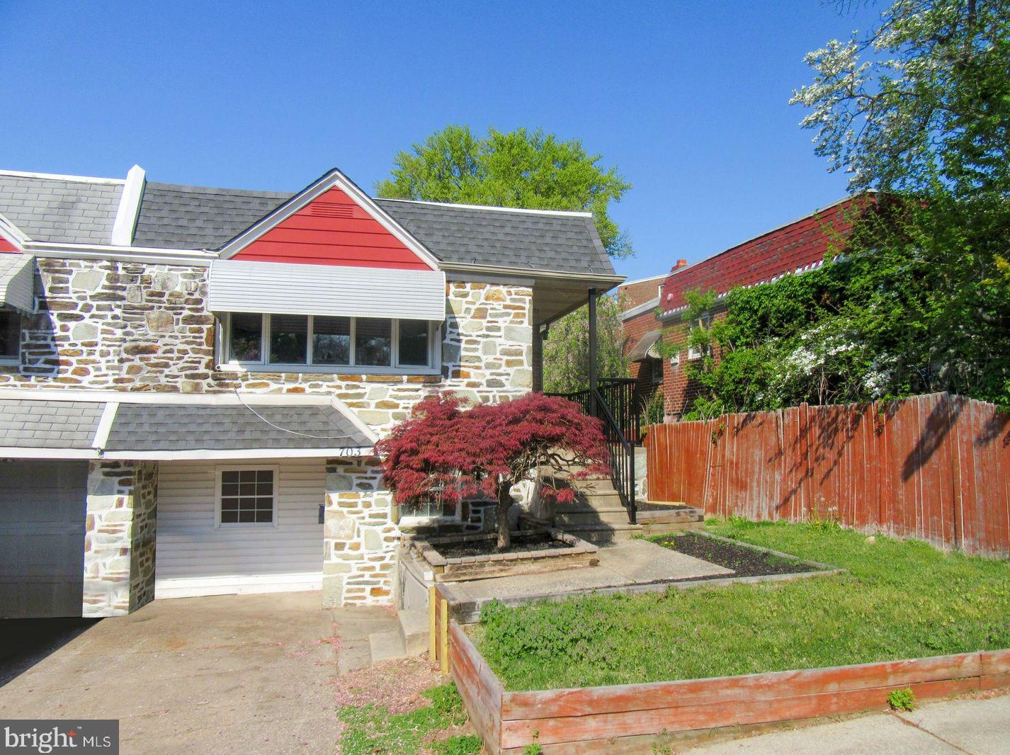 703 Hagner St, Philadelphia, PA 19128-1409