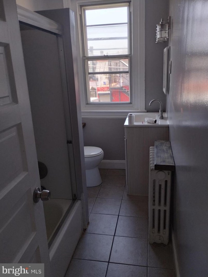 196 W Wishart St, Philadelphia, PA 19133