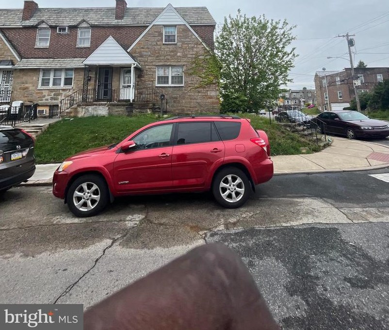 1300 Mckinley St, Philadelphia, PA 19111-5820