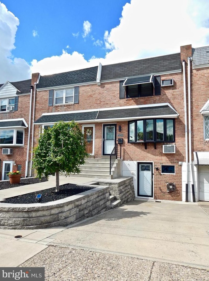 4142 Fairdale Rd, Philadelphia, PA 19154-3612