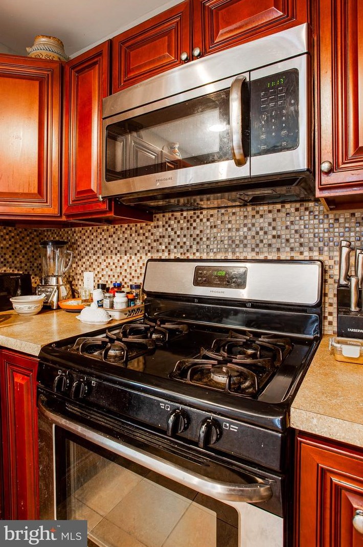 3026 Stiles St, Philadelphia PA  19121-4411 exterior