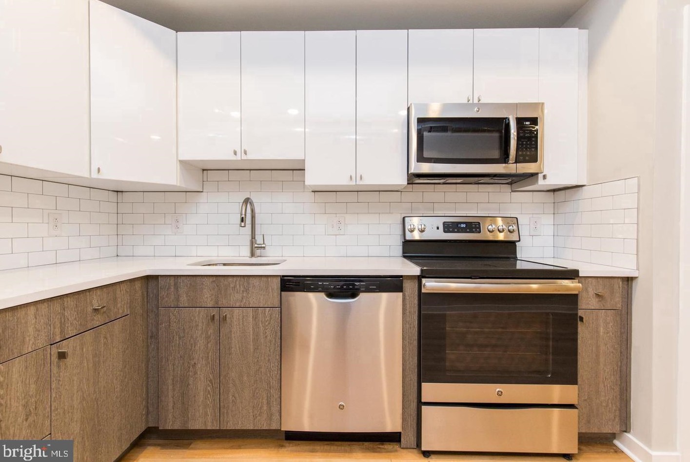 2537 N Front St #2, Philadelphia, PA 19133
