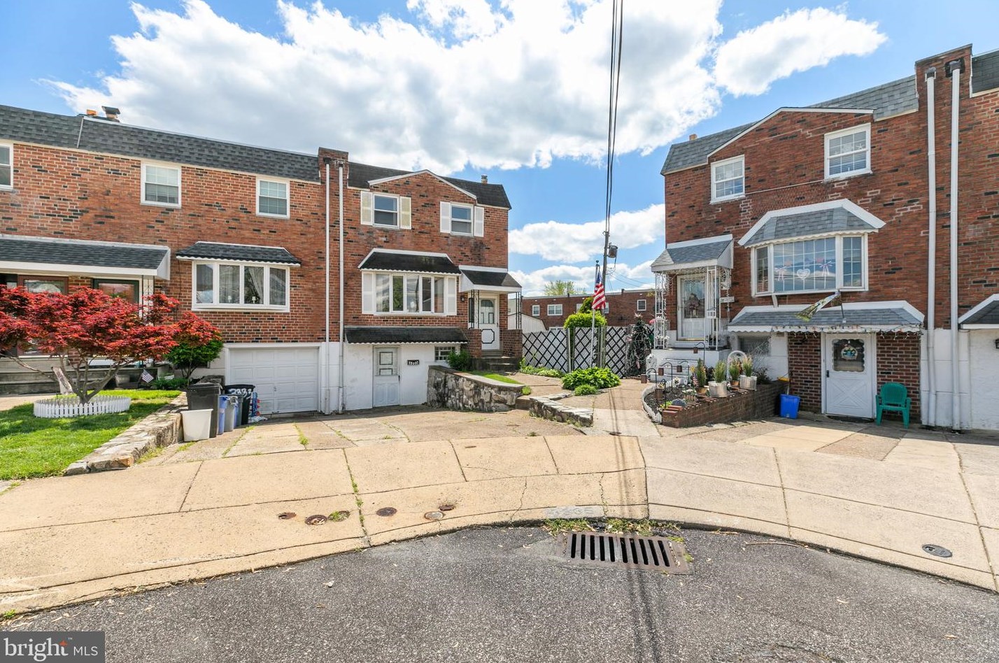 3335 Atmore Rd, Philadelphia, PA 19154-1403