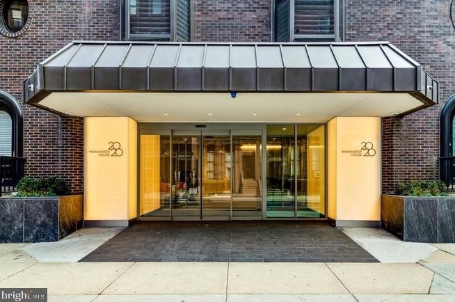 2018 Walnut St, Philadelphia PA  19103-5608 exterior
