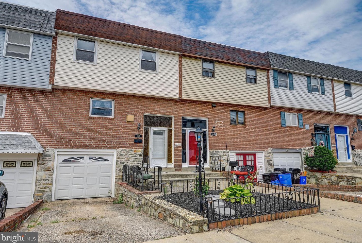 3656 Sussex Ln, Philadelphia, PA 19114-1816