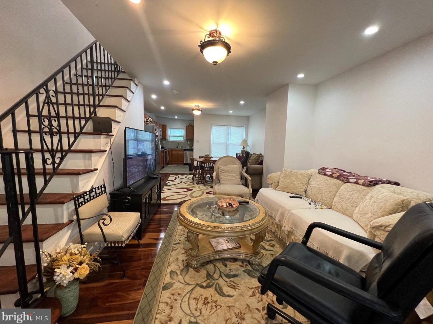 6525 Edmund St, Philadelphia, PA 19135-2819