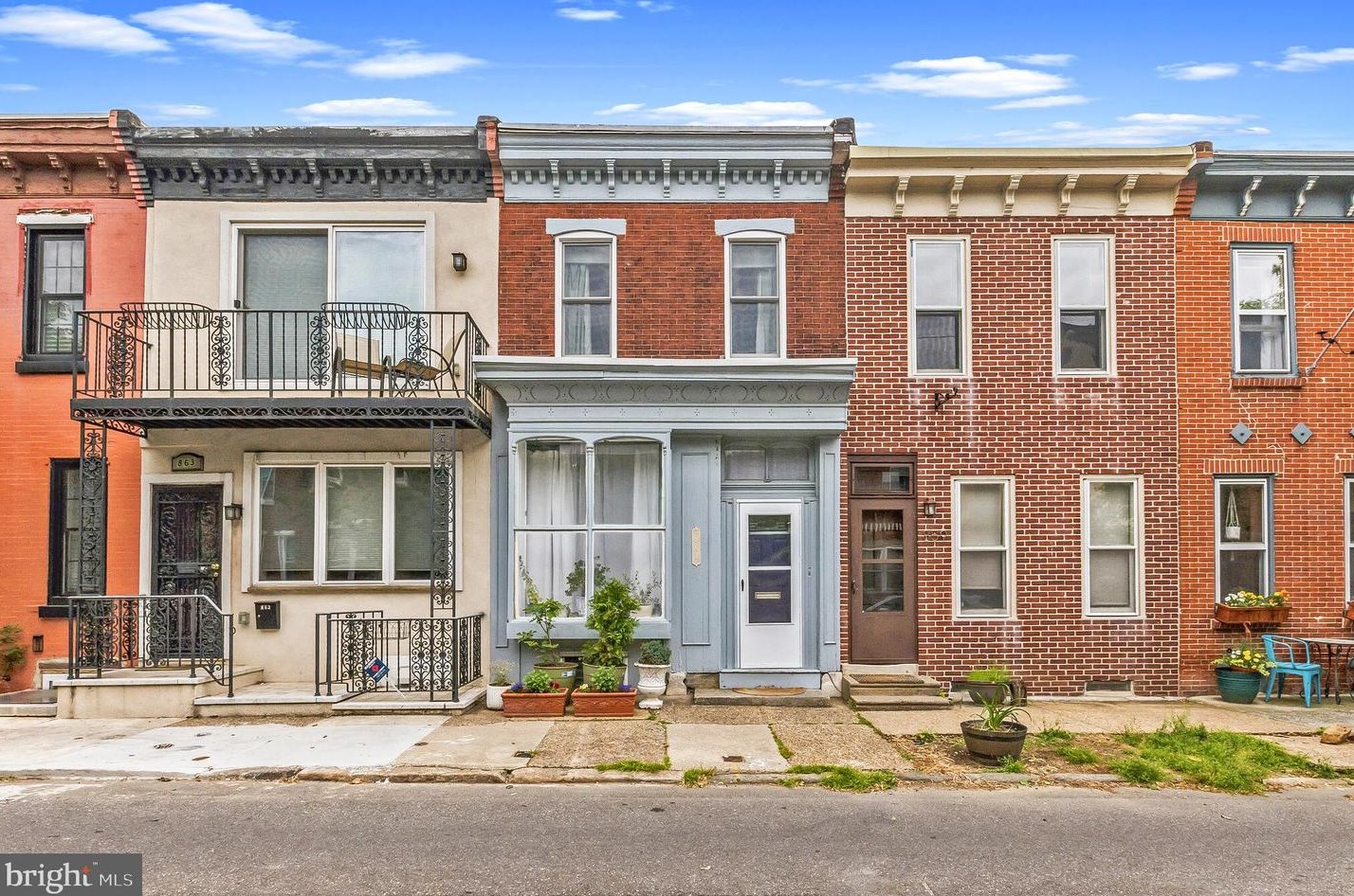 861 Taney St, Philadelphia, PA 19130-1830