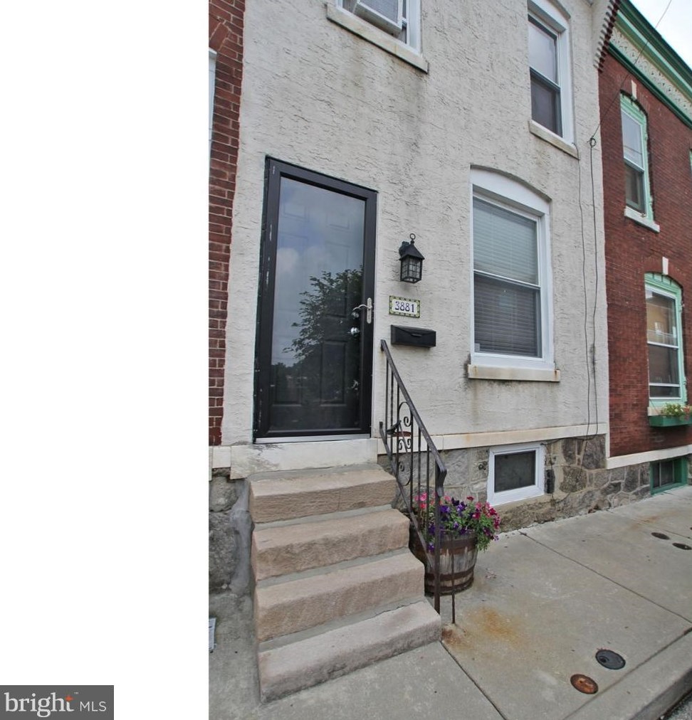 3881 Manor St, Philadelphia, PA 19128