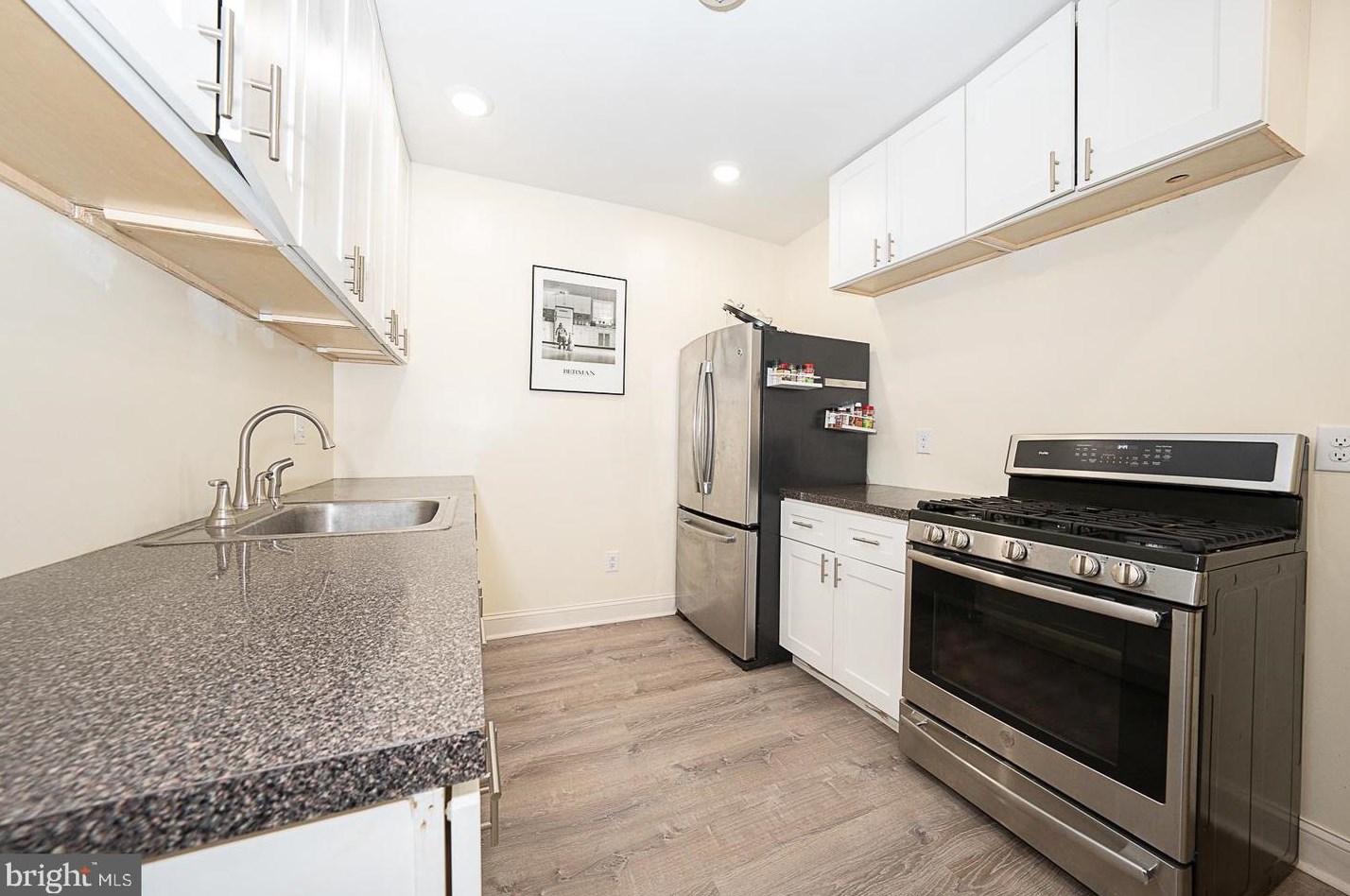236 Sumac St, Philadelphia, PA 19128