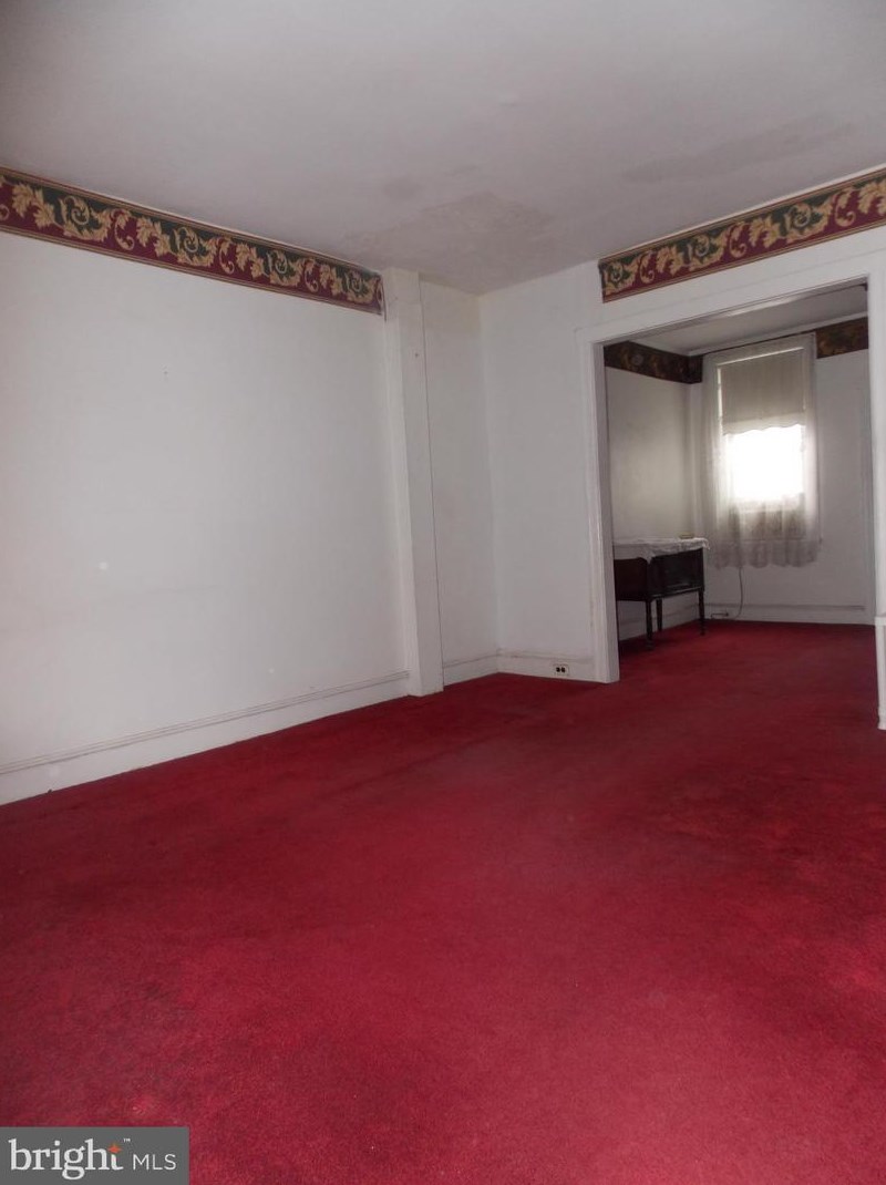 3263 Tilton St, Philadelphia, PA 19134-5923