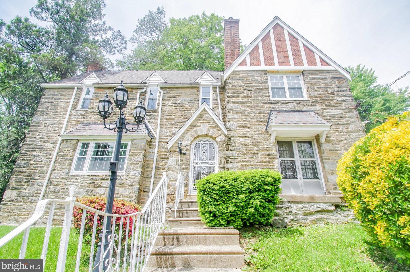 6300 Lawnton Ave, Philadelphia, PA 19141-3808