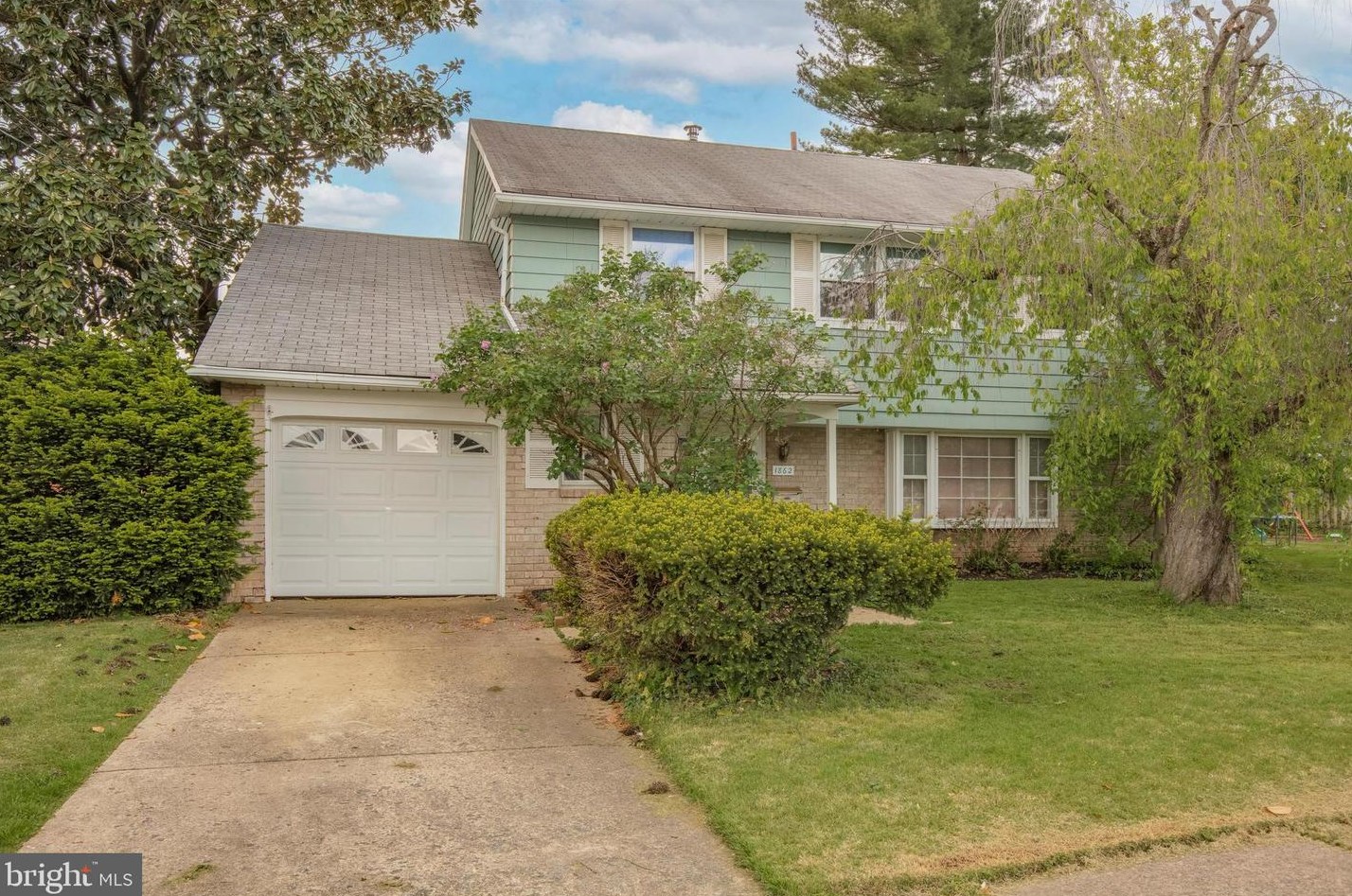 1862 Merlin Pl, Philadelphia, PA 19116-3840
