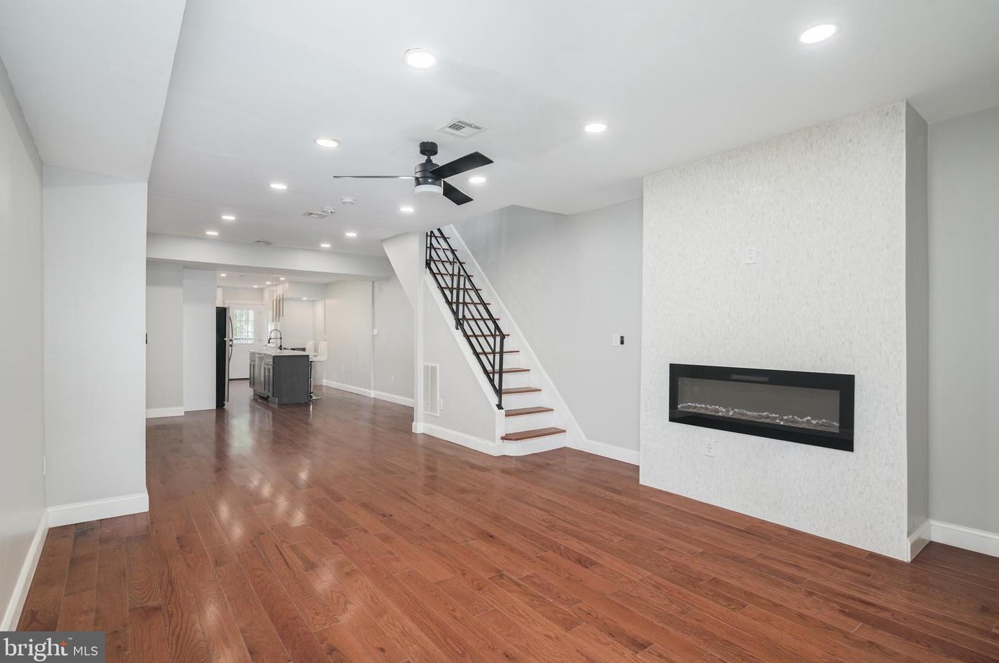 714 S 55th St, Philadelphia, PA 19143