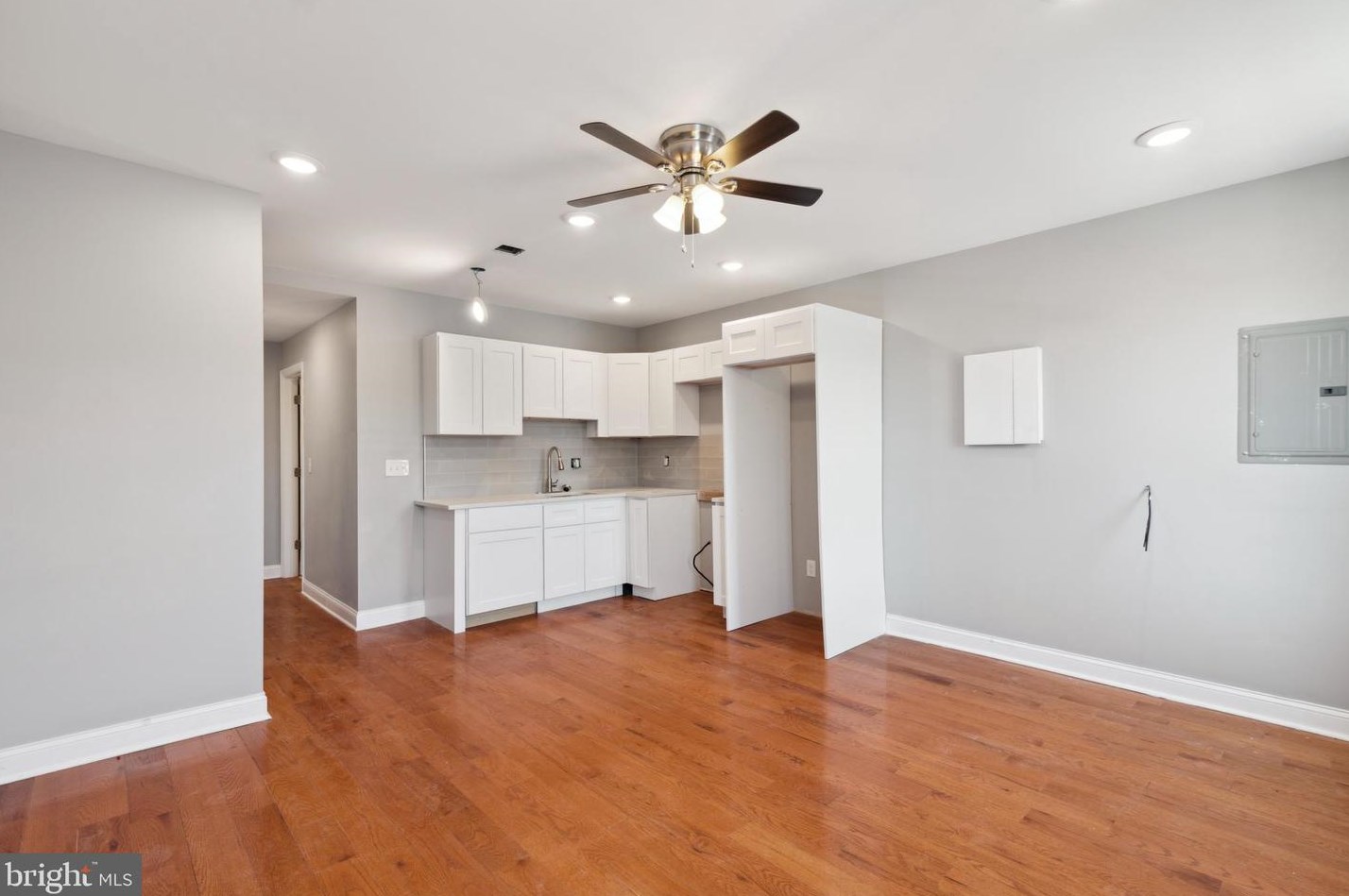 7121 Woodland Ave, Philadelphia PA  19142-1039 exterior