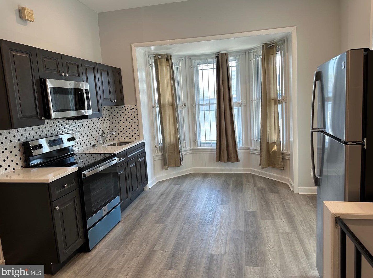 21 E Price St #1b, Philadelphia, PA 19144