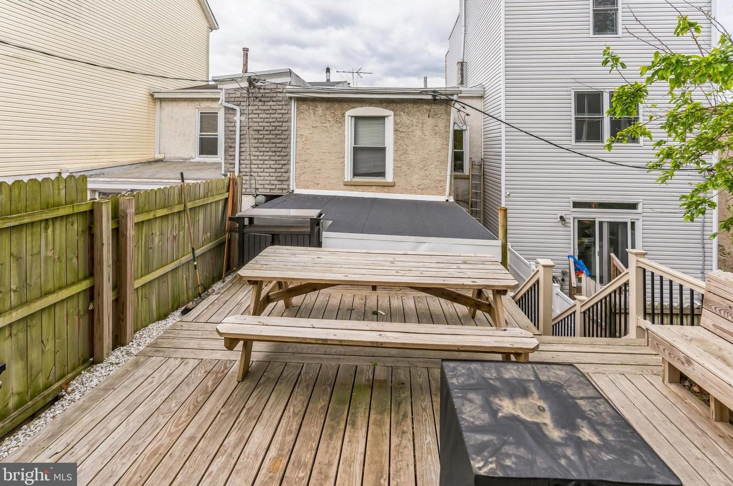 3929 Dexter St, Philadelphia PA  19128-5217 exterior