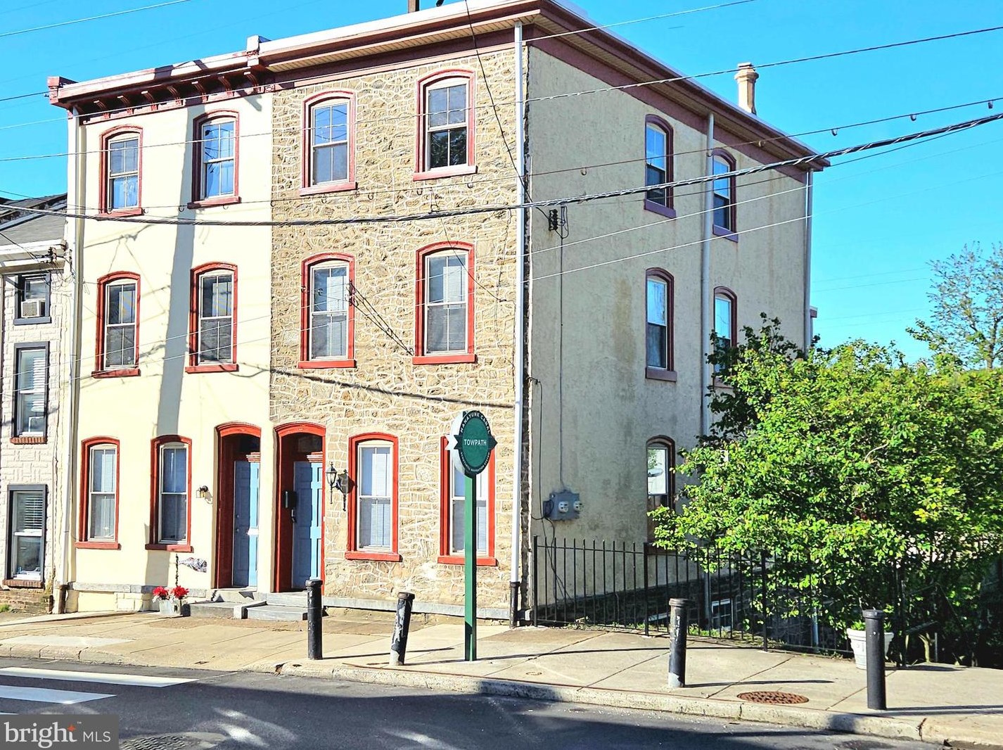 4748 Umbria St, Philadelphia, PA 19127-1921