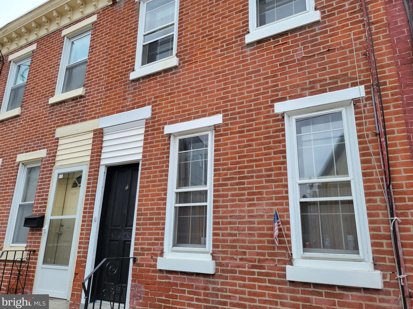 2325 Belgrade St, Philadelphia, PA 19125