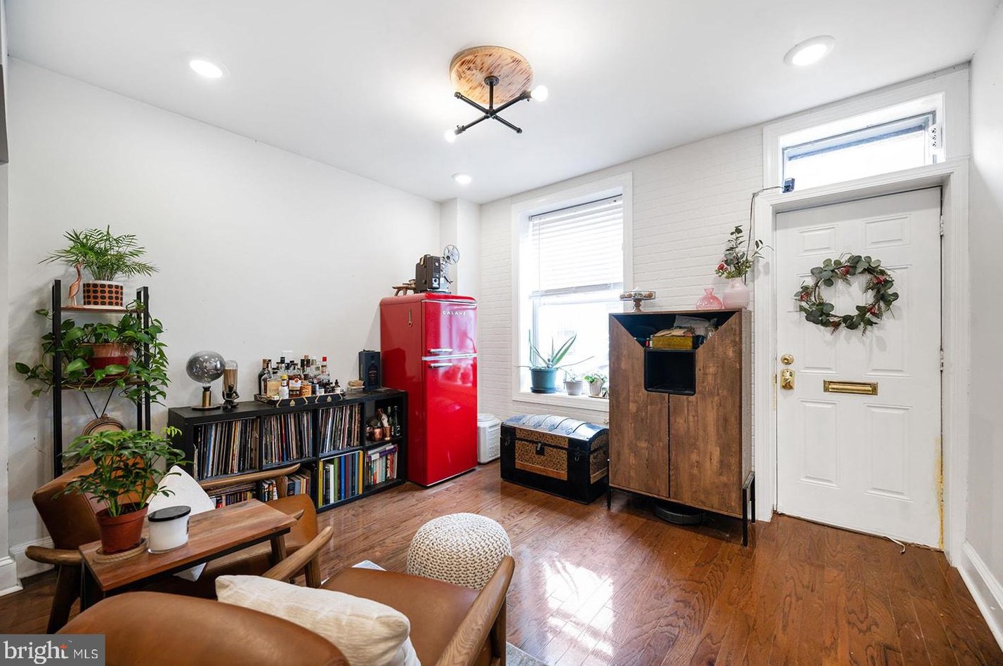 1945 Waterloo St, Philadelphia PA  19122-2424 exterior