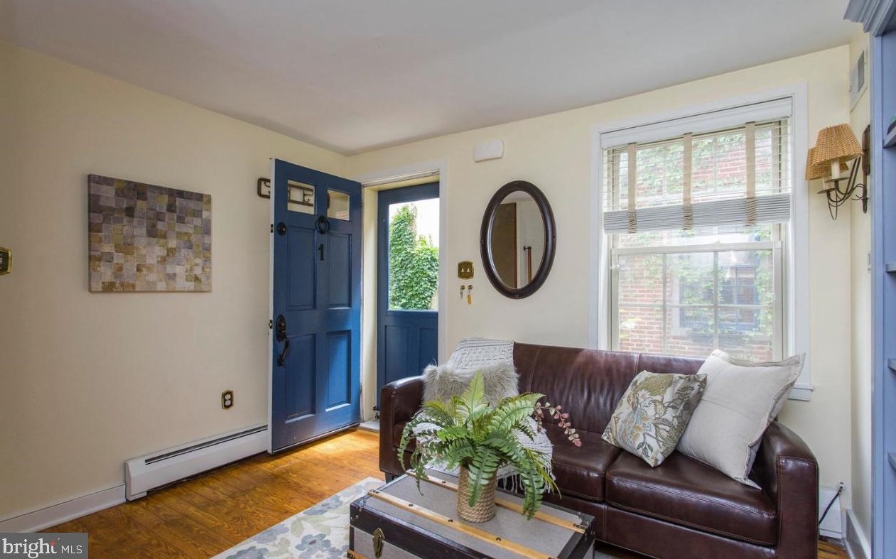 228 Catharine St #1, Philadelphia, PA 19147