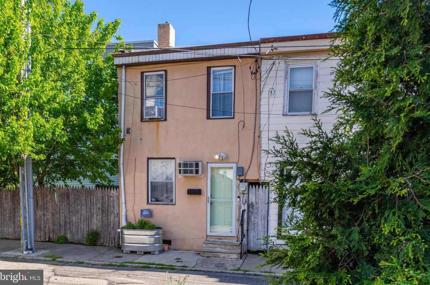 1533 Earl St, Philadelphia PA  19125-2603 exterior