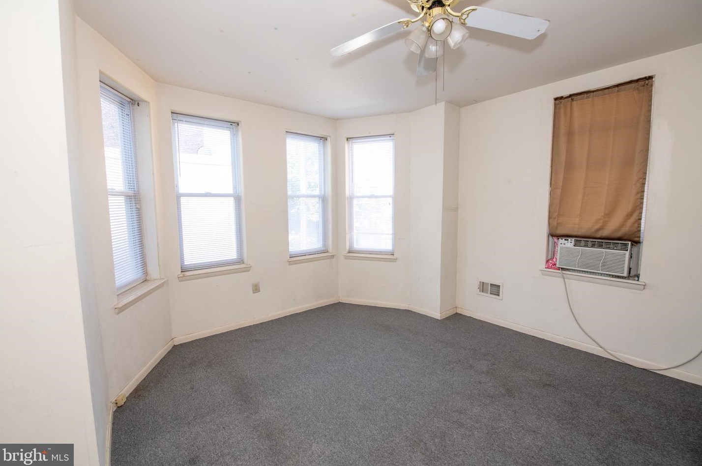 422 Huntingdon St, Philadelphia PA 19133-2619 exterior