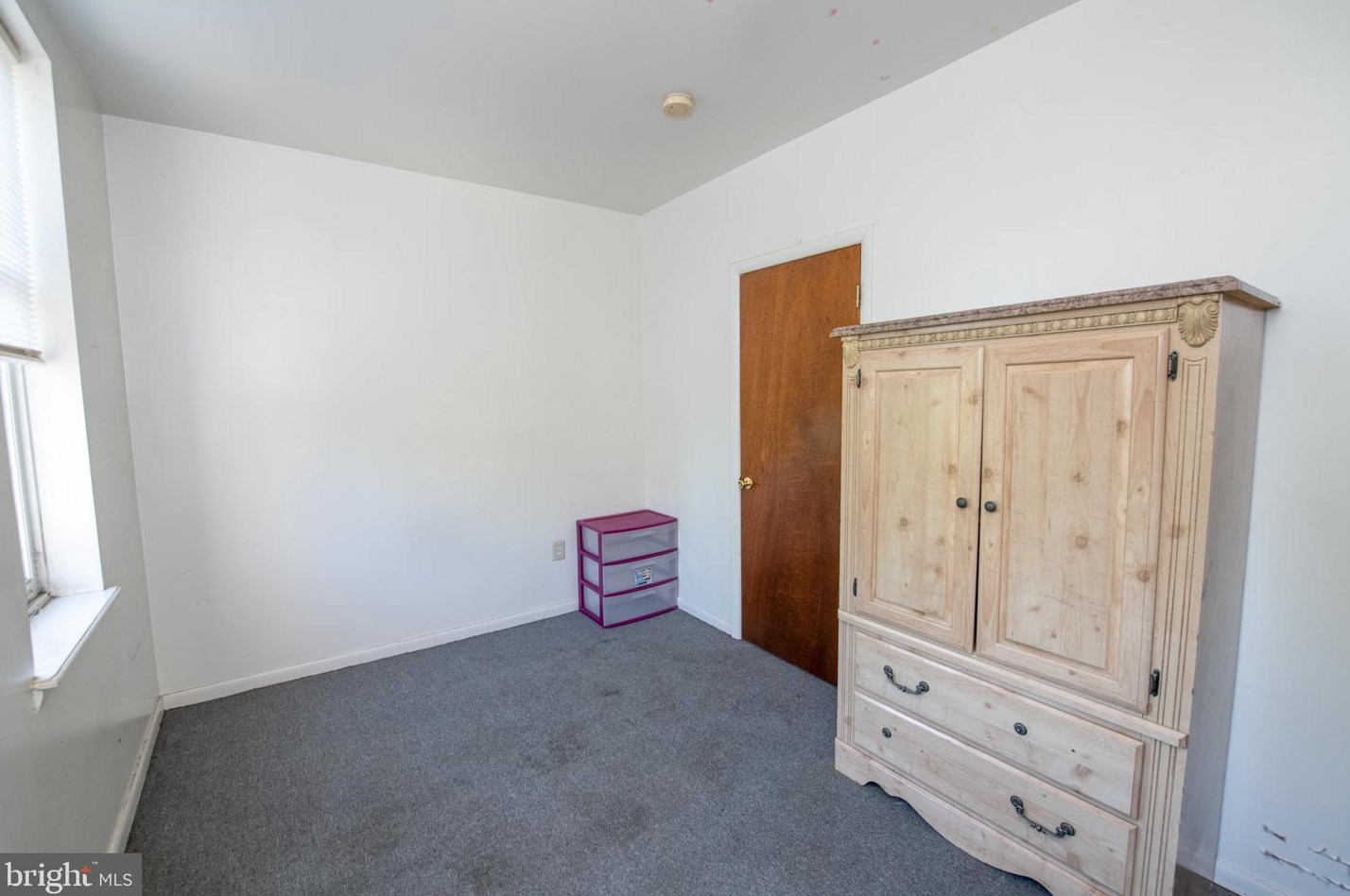 422 Huntingdon St, Philadelphia PA 19133-2619 exterior