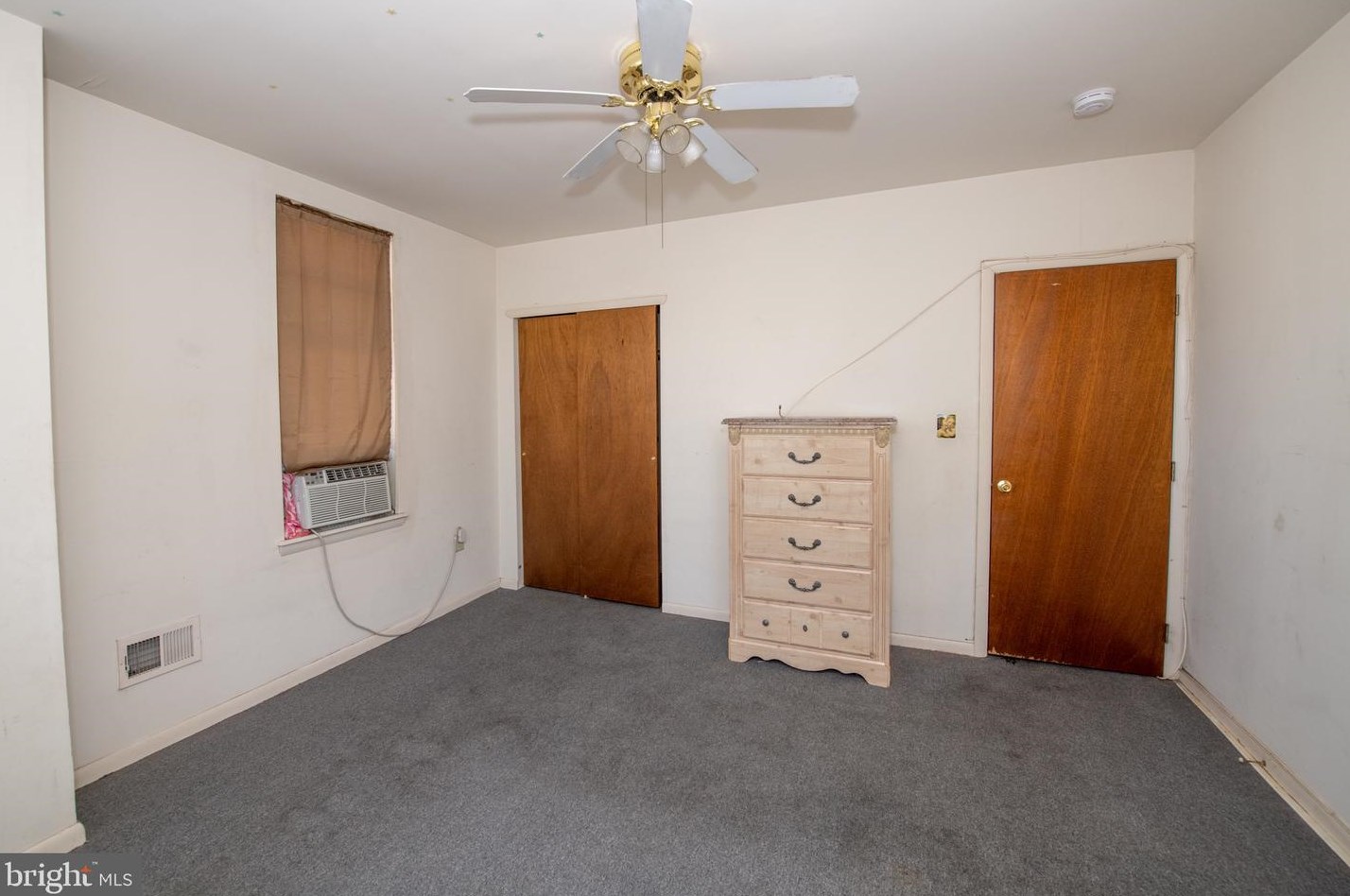 422 Huntingdon St, Philadelphia PA 19133-2619 exterior