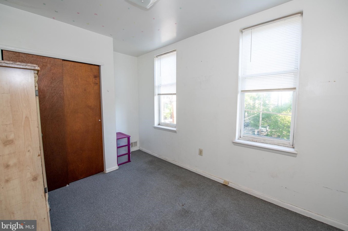 422 Huntingdon St, Philadelphia PA 19133-2619 exterior