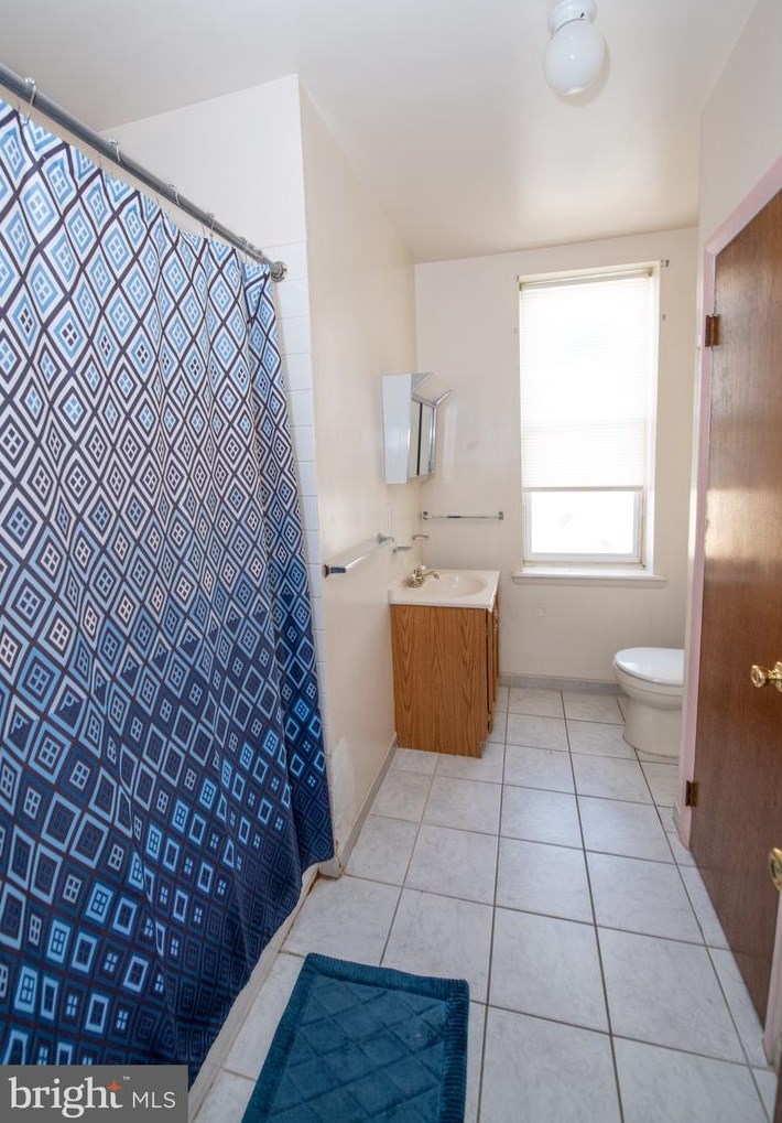 422 Huntingdon St, Philadelphia PA 19133-2619 exterior