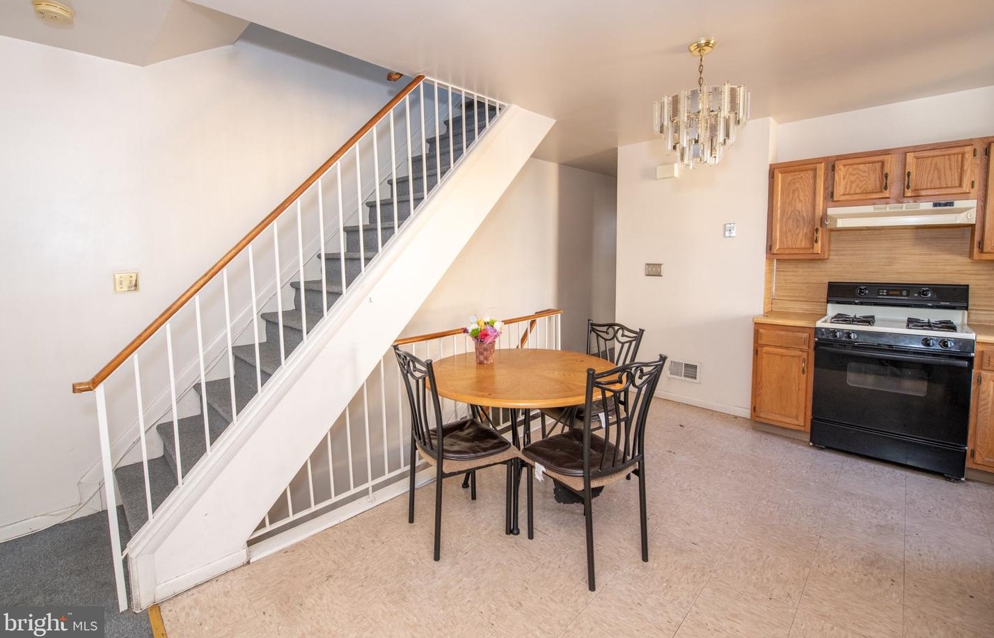 422 Huntingdon St, Philadelphia PA 19133-2619 exterior