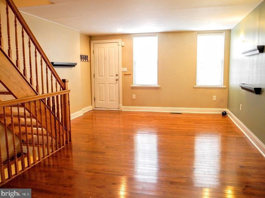 916 Mountain St, Philadelphia PA  19148-1118 exterior
