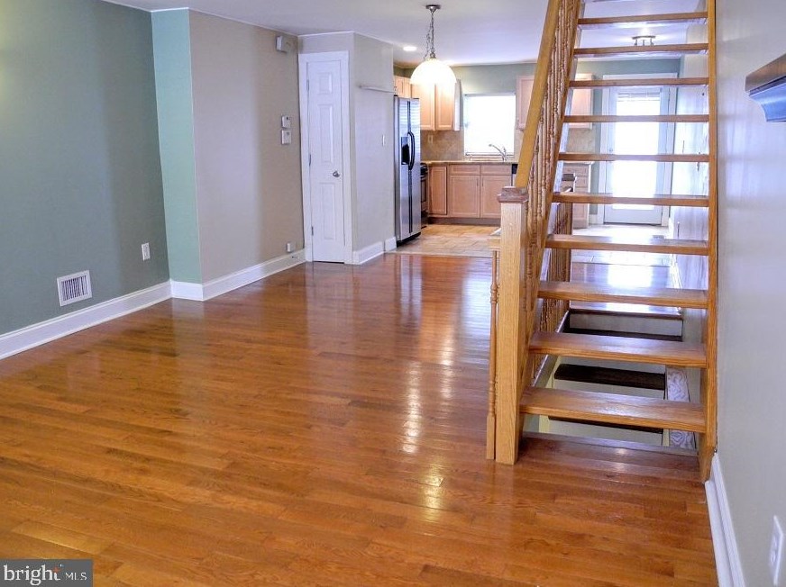 916 Mountain St, Philadelphia, PA 19148