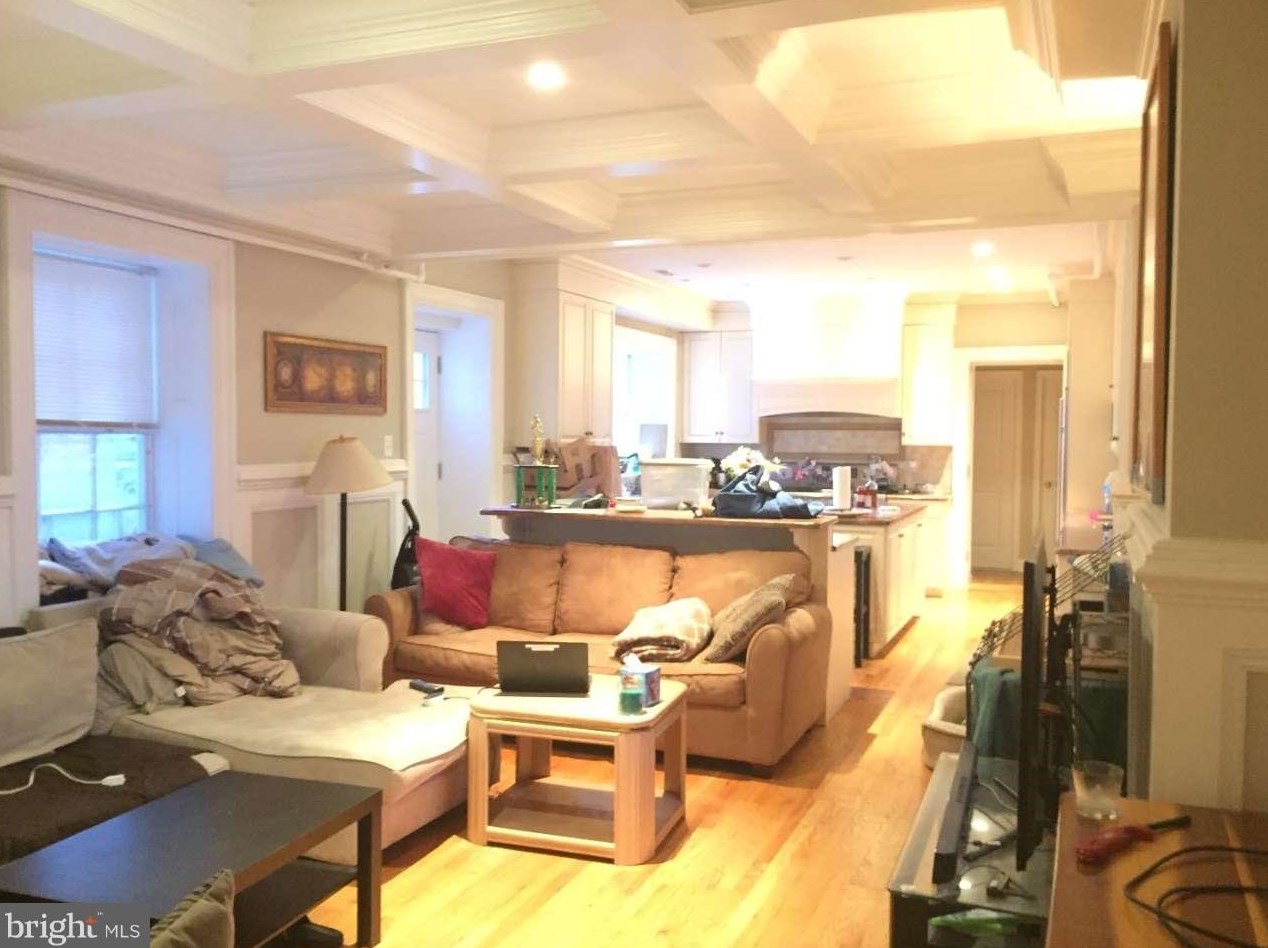 1828 Spruce St #1r, Philadelphia, PA 19103