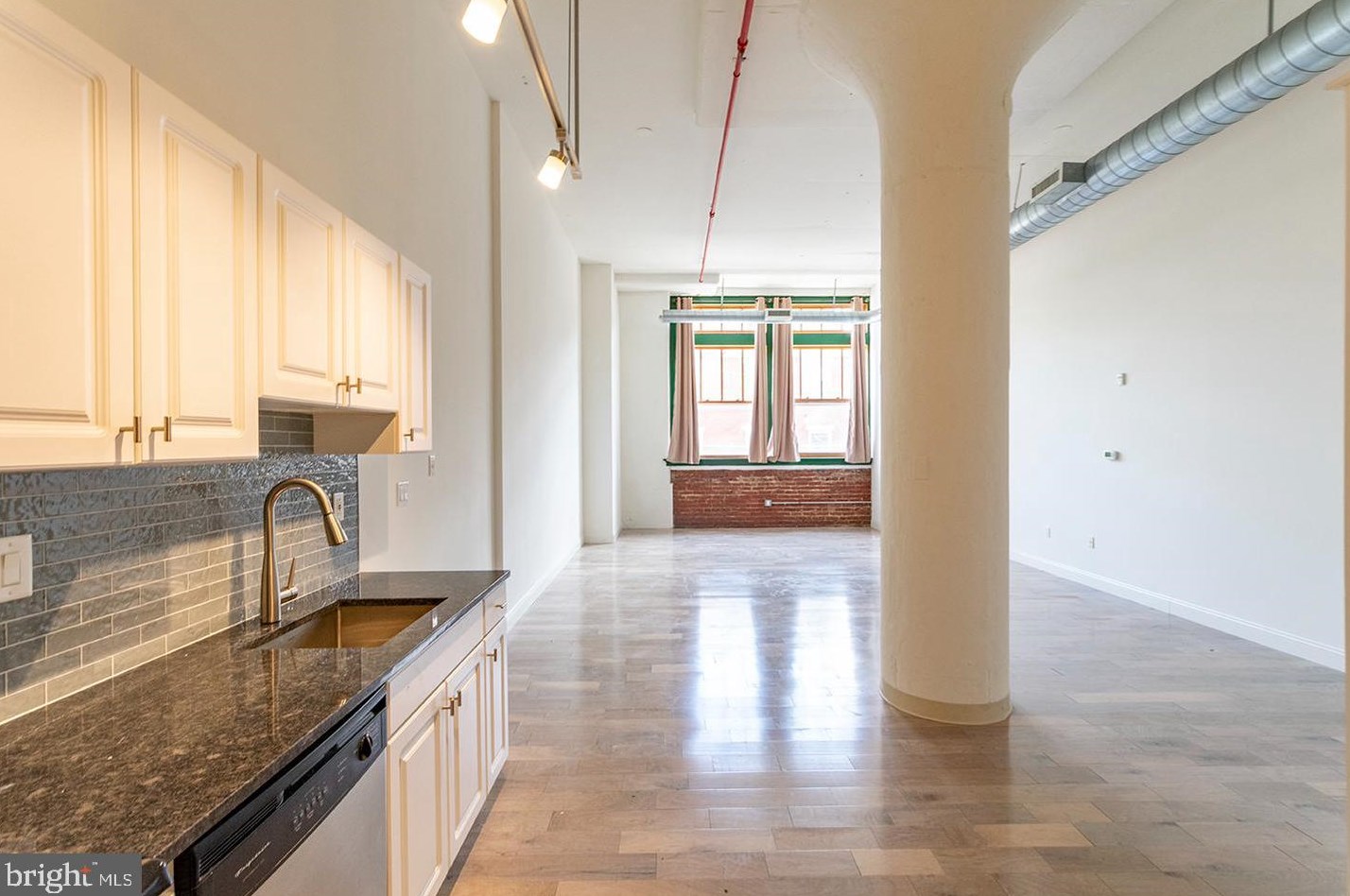 720 N 5th St #unit 304, Philadelphia, PA 19123