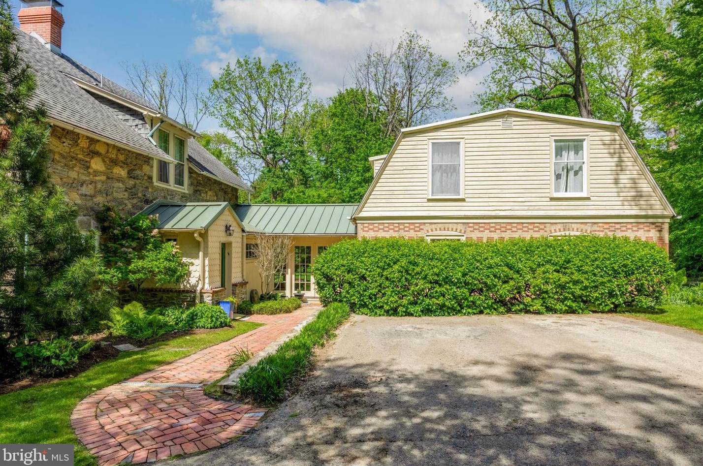 8813 Norwood Ave, Philadelphia, PA 19118-2710