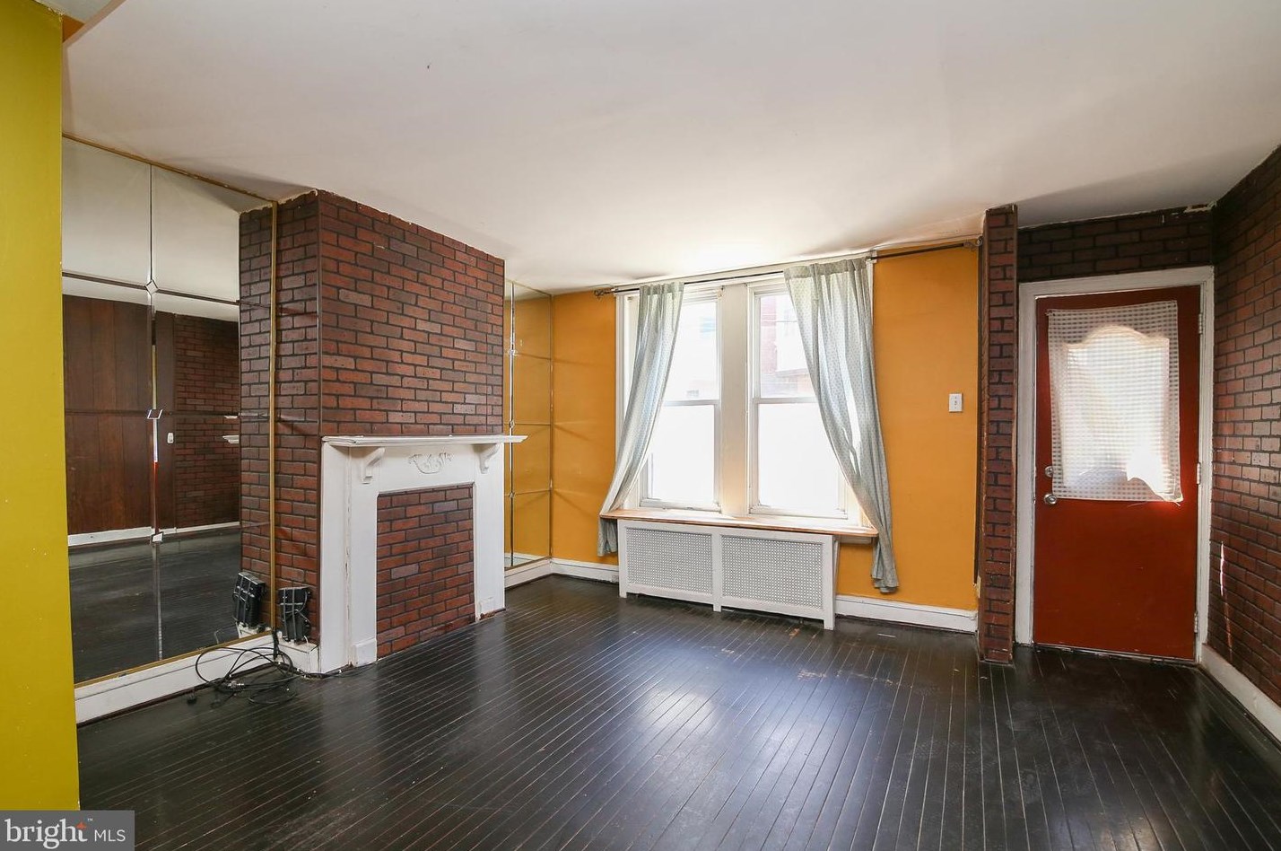 2341 Watkins St, Philadelphia PA  19145-1828 exterior