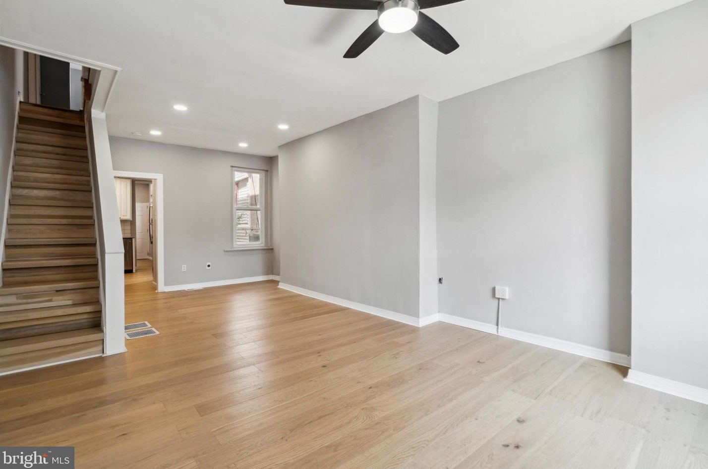 4646 Silverwood St, Philadelphia, PA 19128-4612