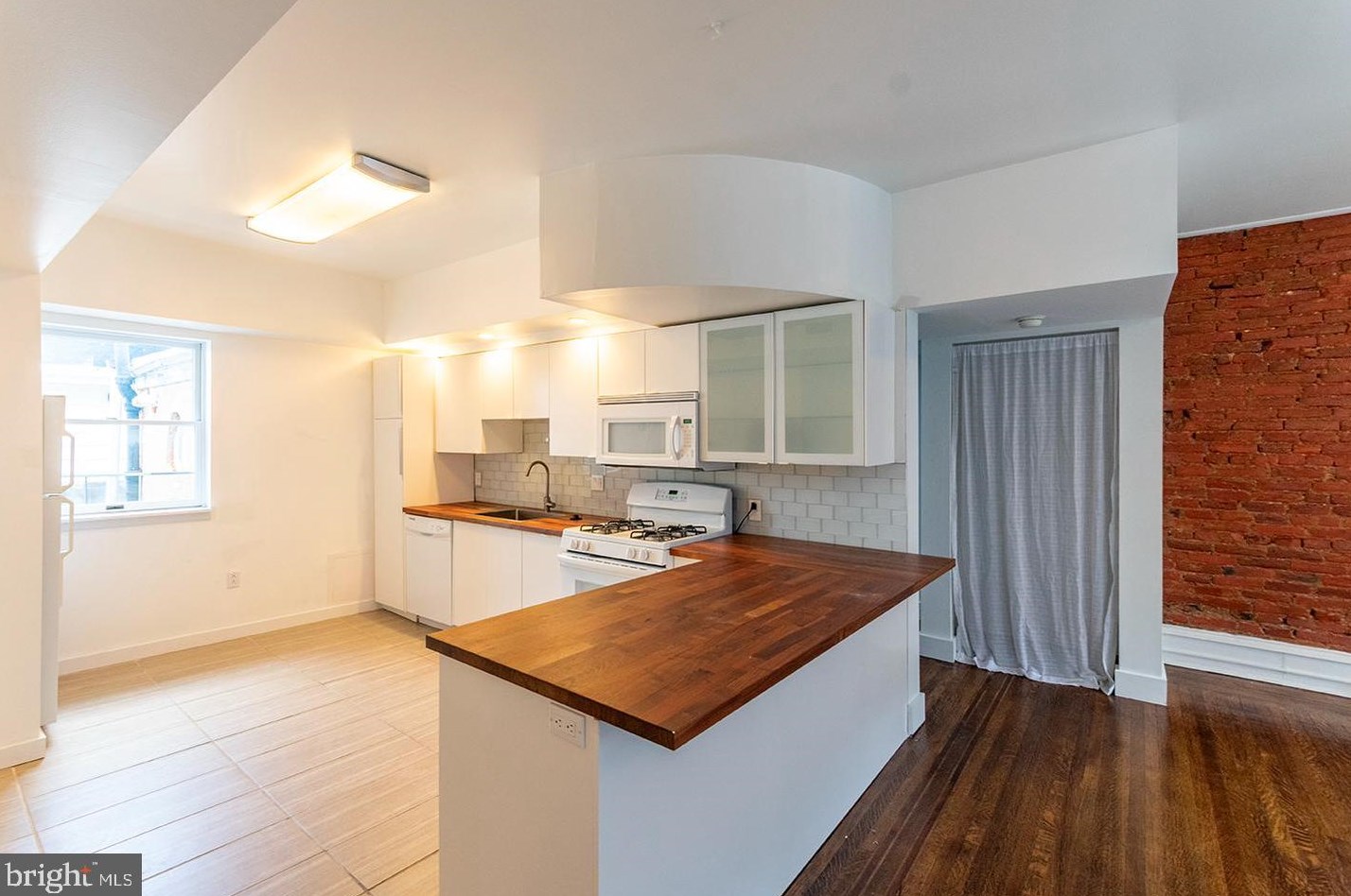 1733 South St #2, Philadelphia, PA 19146