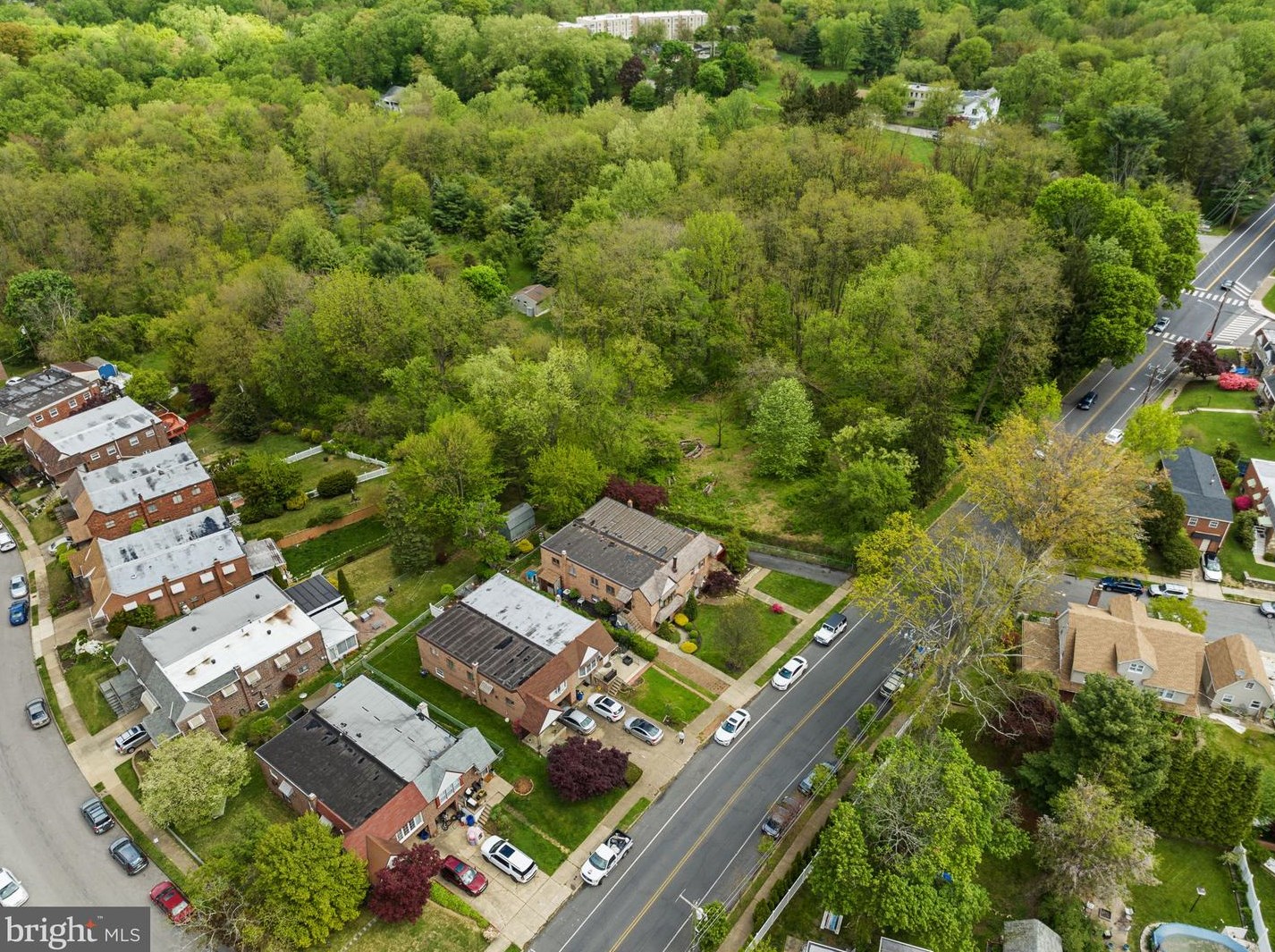 8310 Pine Rd, Philadelphia, PA 19111-1826